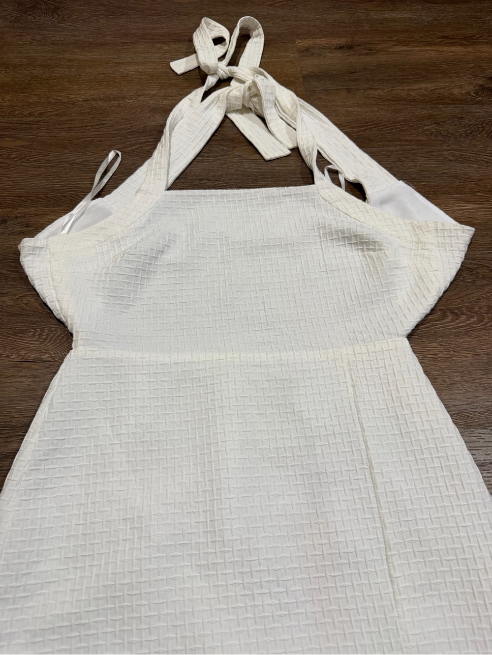 BCBGeneration Women’s Textured Halter Tie Back Dress, Optic White, Size 8, NWT - Picture 6 of 12